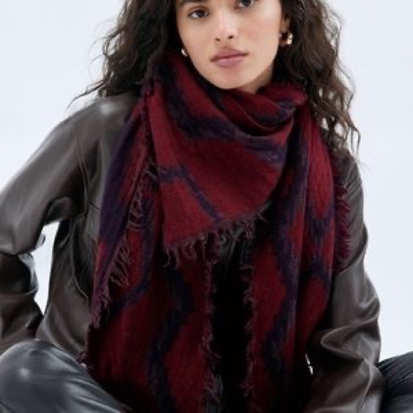 Aritzia Wilfred Blanket Scarf - Picture 11 of 16